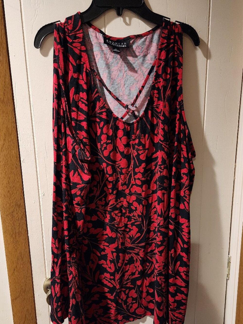 **AnyWear by Catherines Red & Black Floral Tank Top | Size 3X | Lightweight**